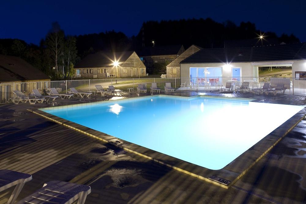 Vacanceole - Residence Le Domaine Du Bosquet Egletons Exterior foto